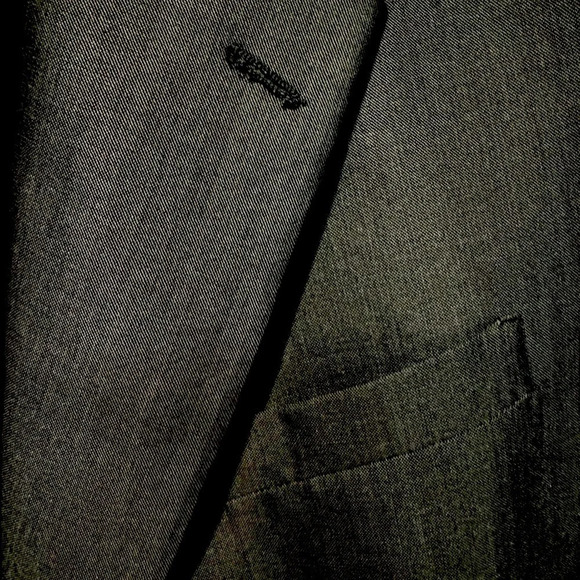 Stafford Executive men’s 43 dk gray jacket 2 button closure wool & silk lined. - Picture 3 of 10